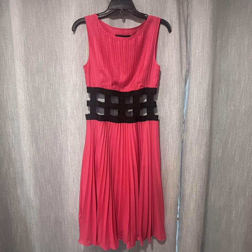 BCBGMAXAZRIA Dress Womens Small Pink Pleated Cutout Waist Fit & Flare Midi